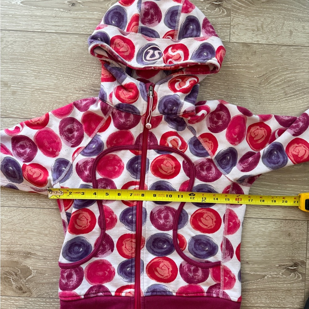 Lululemon athletica Women’s Hooded Zip Sweatshirt in Pink & Purple Circle Print - Picture 3 of 4